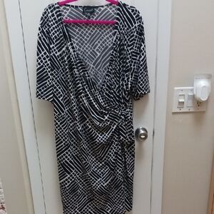 Connected Apparel Black and White Patterned Midi Dress